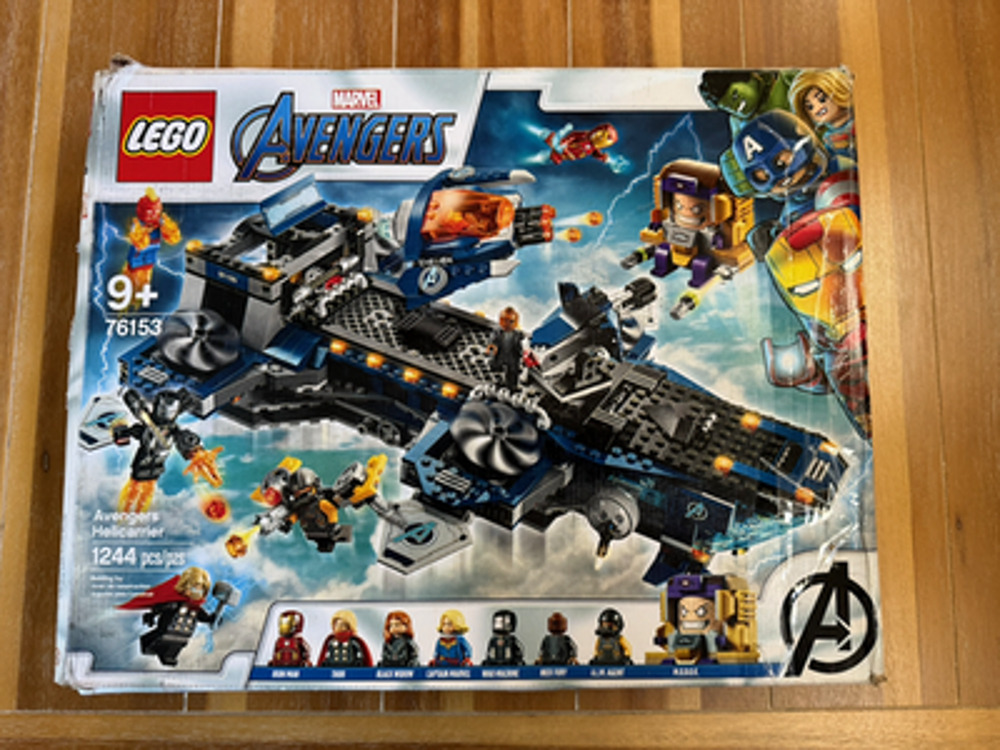 LEGO Marvel Avengers Helicarrier 76153 1244pc Set New Damaged Box Bags Sealed